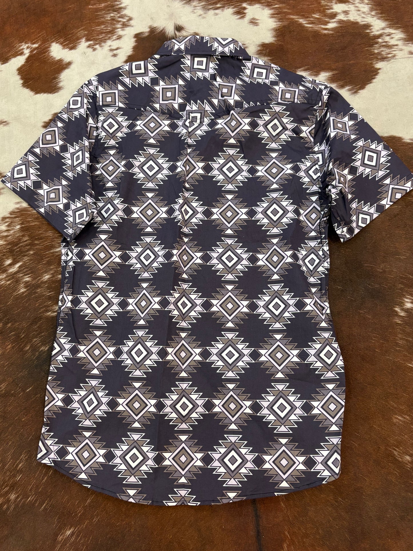 Mens Short Sleeve Aztec Pearl Snap Shirt Purple