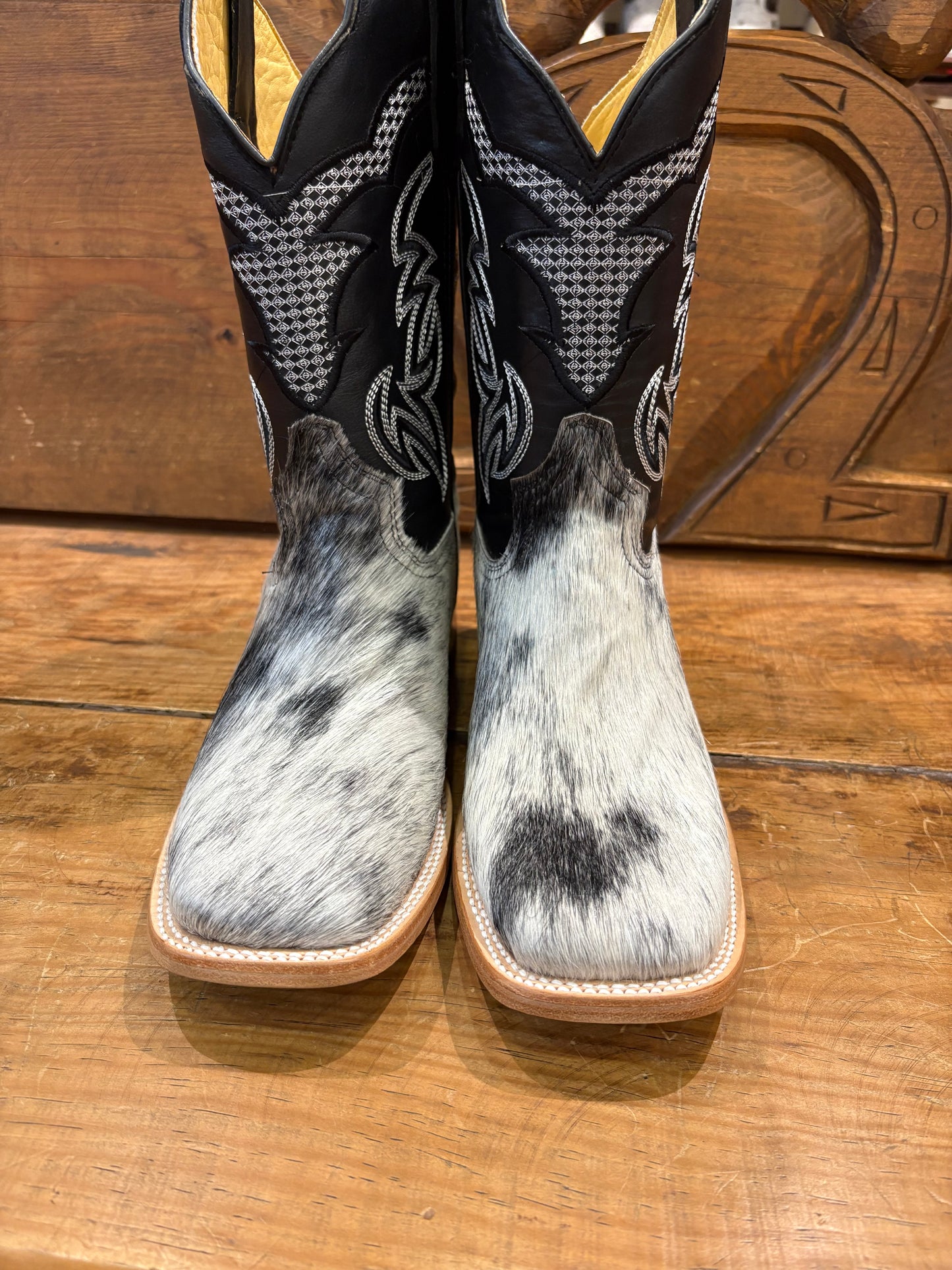 WEST CowHide Boots/Pelo De Vaca