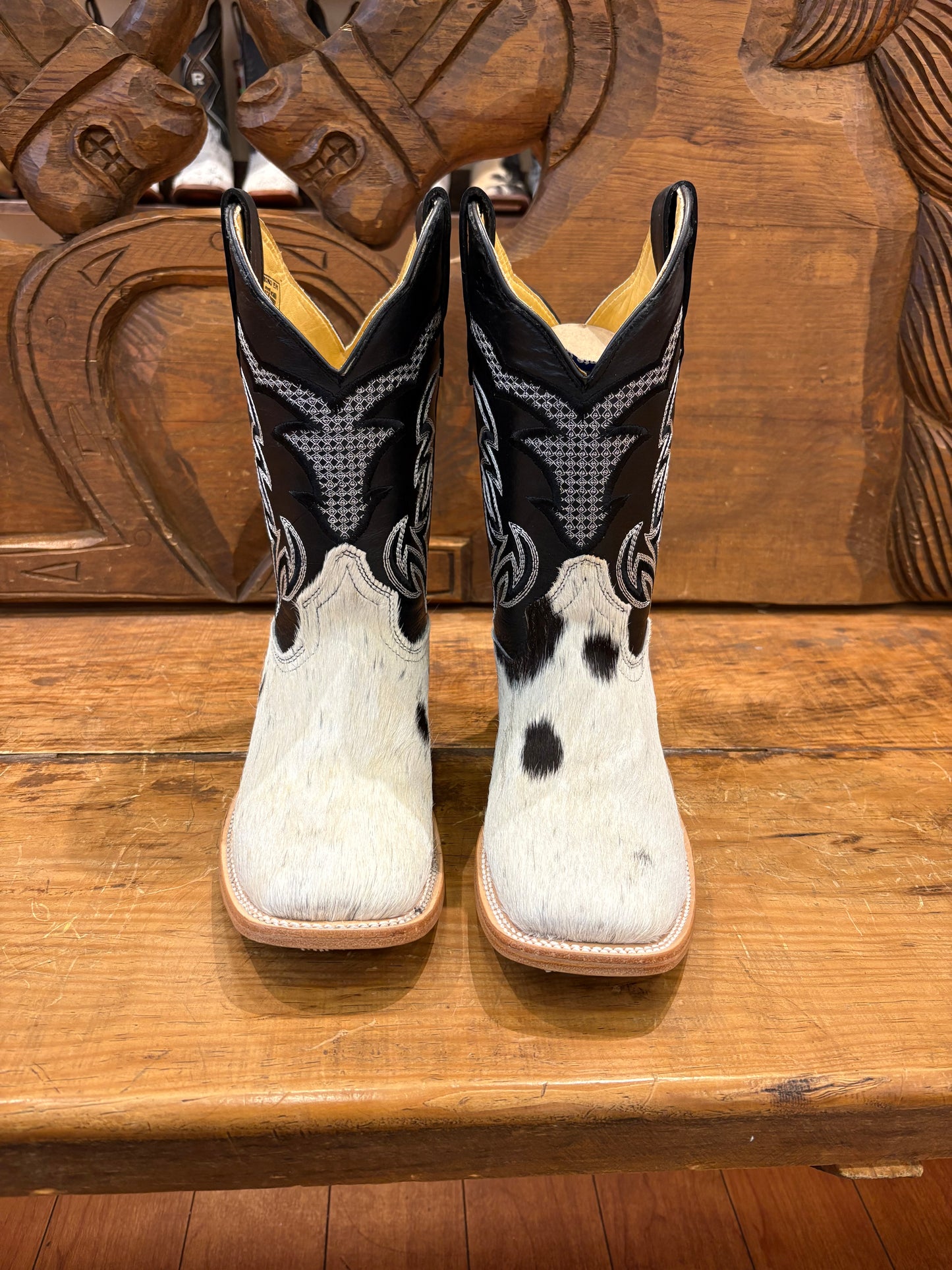 WEST CowHide Boots/Pelo De Vaca