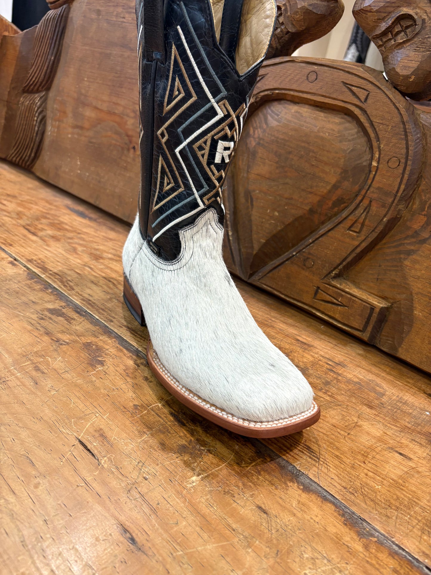 CowHide Boots/Pelo De Vaca