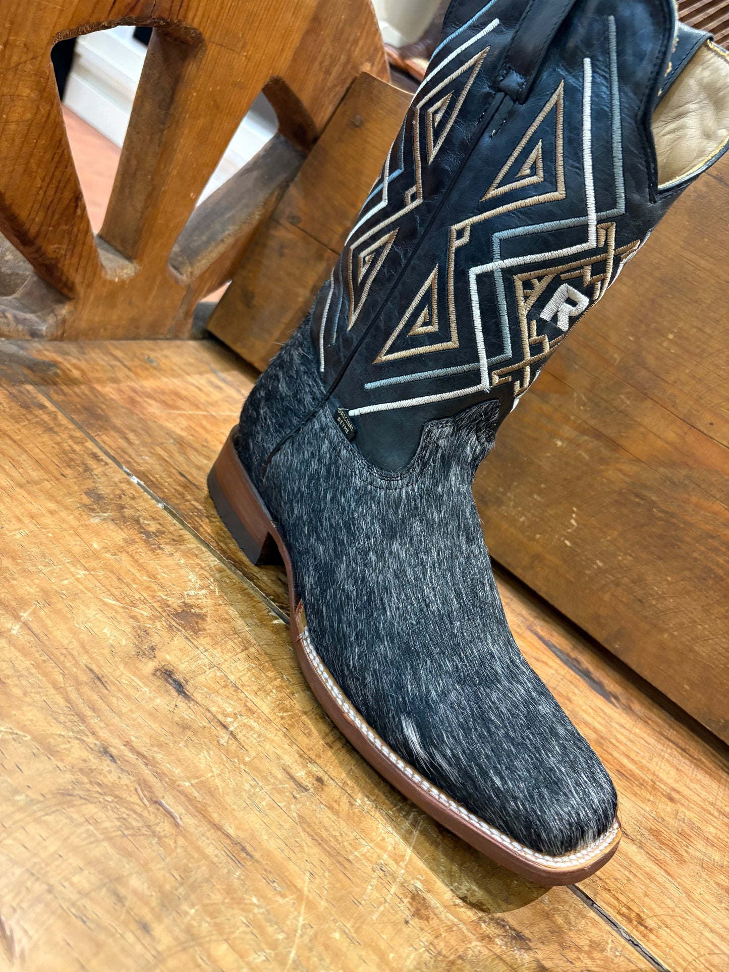CowHide Boots/Pelo De Vaca