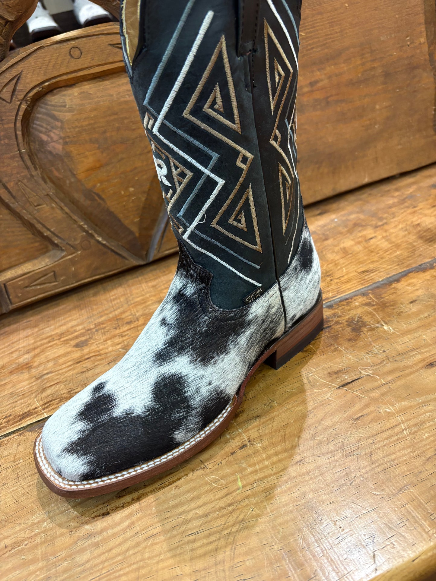 CowHide Boots/Pelo De Vaca